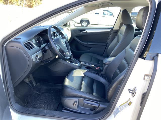 2013 Volkswagen Jetta Sedan 2.5L SE, available for sale in Patchogue, New York | Baron Supercenter. Patchogue, New York 2013 Volkswagen Jetta Sedan 2.5L SE, available for sale in Patchogue, New York | Baron Supercenter. Patchogue, New York