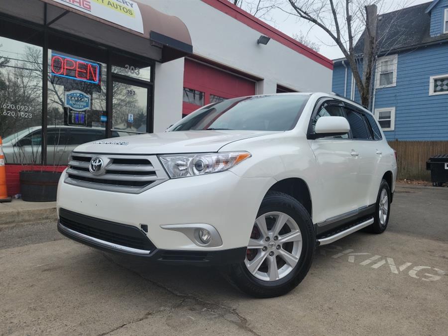 2011 Toyota Highlander 4WD 4dr V6 SE (Natl), available for sale in Melrose, Massachusetts | Melrose Auto Gallery. Melrose, Massachusetts 2011 Toyota Highlander 4WD 4dr V6 SE (Natl), available for sale in Melrose, Massachusetts | Melrose Auto Gallery. Melrose, Massachusetts