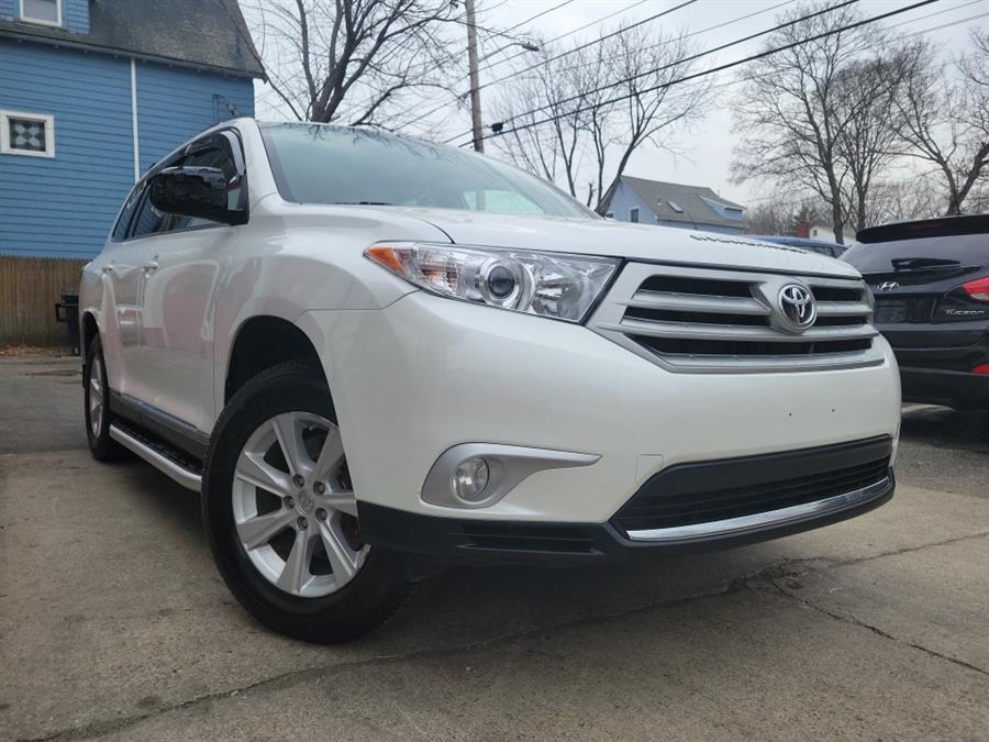 2011 Toyota Highlander 4WD 4dr V6 SE (Natl), available for sale in Melrose, Massachusetts | Melrose Auto Gallery. Melrose, Massachusetts 2011 Toyota Highlander 4WD 4dr V6 SE (Natl), available for sale in Melrose, Massachusetts | Melrose Auto Gallery. Melrose, Massachusetts