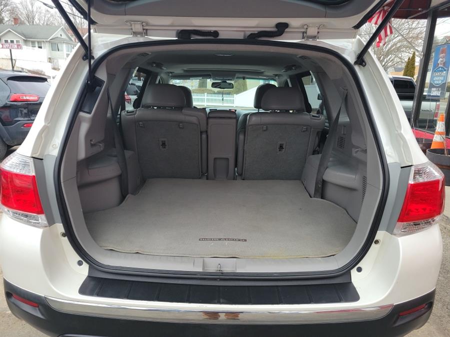 2011 Toyota Highlander 4WD 4dr V6 SE (Natl), available for sale in Melrose, Massachusetts | Melrose Auto Gallery. Melrose, Massachusetts 2011 Toyota Highlander 4WD 4dr V6 SE (Natl), available for sale in Melrose, Massachusetts | Melrose Auto Gallery. Melrose, Massachusetts