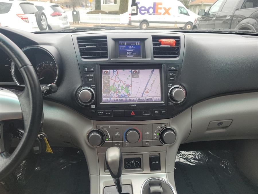 2011 Toyota Highlander 4WD 4dr V6 SE (Natl), available for sale in Melrose, Massachusetts | Melrose Auto Gallery. Melrose, Massachusetts 2011 Toyota Highlander 4WD 4dr V6 SE (Natl), available for sale in Melrose, Massachusetts | Melrose Auto Gallery. Melrose, Massachusetts