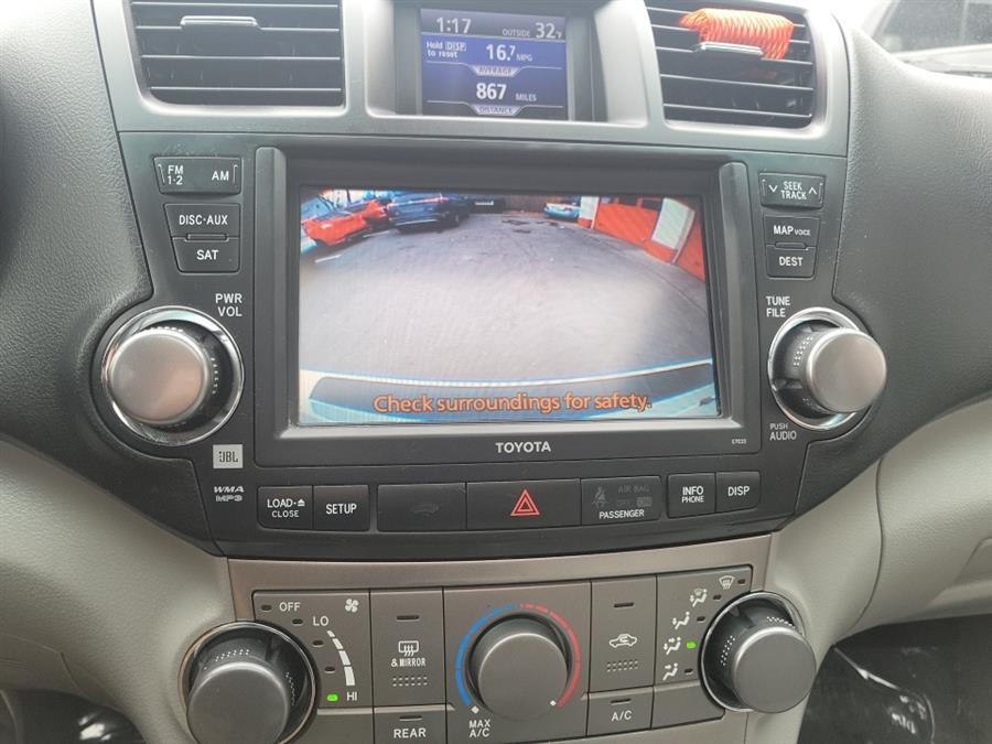 2011 Toyota Highlander 4WD 4dr V6 SE (Natl), available for sale in Melrose, Massachusetts | Melrose Auto Gallery. Melrose, Massachusetts 2011 Toyota Highlander 4WD 4dr V6 SE (Natl), available for sale in Melrose, Massachusetts | Melrose Auto Gallery. Melrose, Massachusetts