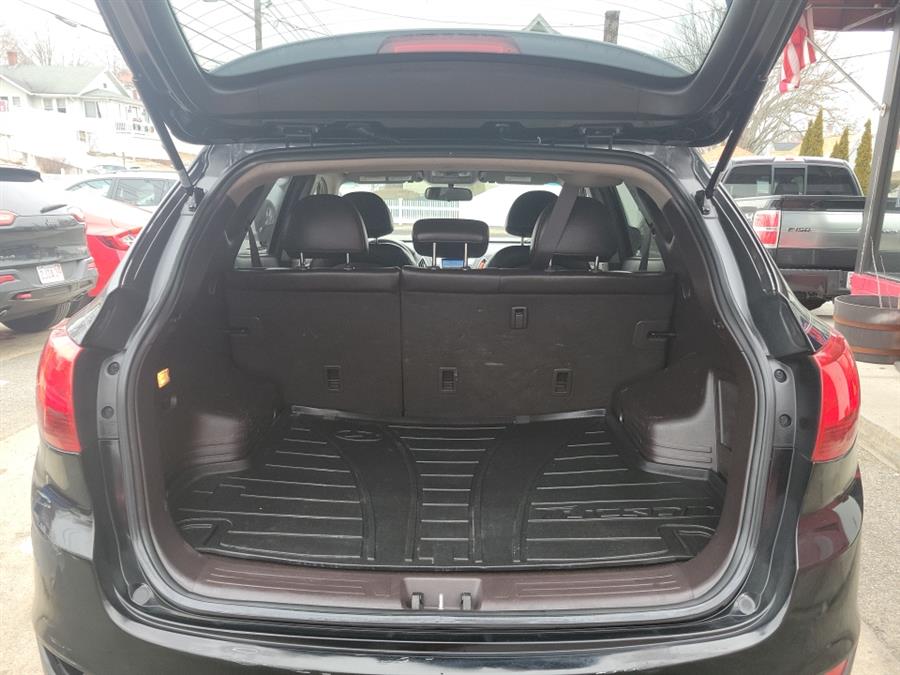 2013 Hyundai Tucson AWD 4dr Auto GLS, available for sale in Melrose, Massachusetts | Melrose Auto Gallery. Melrose, Massachusetts 2013 Hyundai Tucson AWD 4dr Auto GLS, available for sale in Melrose, Massachusetts | Melrose Auto Gallery. Melrose, Massachusetts