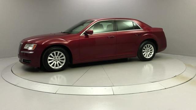 2013 Chrysler 300 4dr Sdn RWD, available for sale in Naugatuck, Connecticut | J&M Automotive Sls&Svc LLC. Naugatuck, Connecticut 2013 Chrysler 300 4dr Sdn RWD, available for sale in Naugatuck, Connecticut | J&M Automotive Sls&Svc LLC. Naugatuck, Connecticut