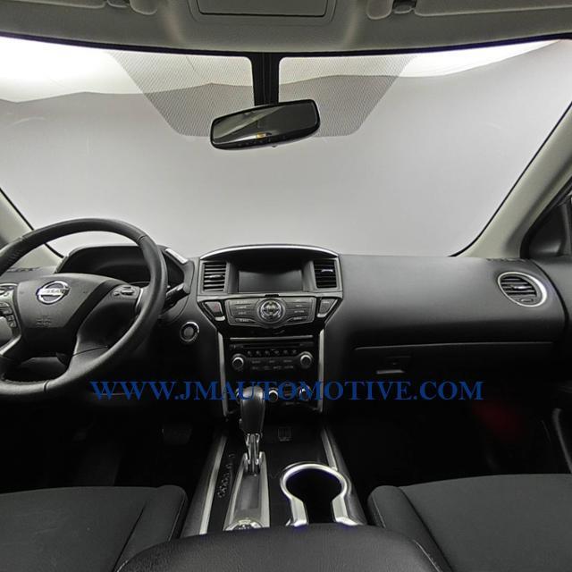 2018 Nissan Pathfinder 4x4 SV, available for sale in Naugatuck, Connecticut | J&M Automotive Sls&Svc LLC. Naugatuck, Connecticut 2018 Nissan Pathfinder 4x4 SV, available for sale in Naugatuck, Connecticut | J&M Automotive Sls&Svc LLC. Naugatuck, Connecticut