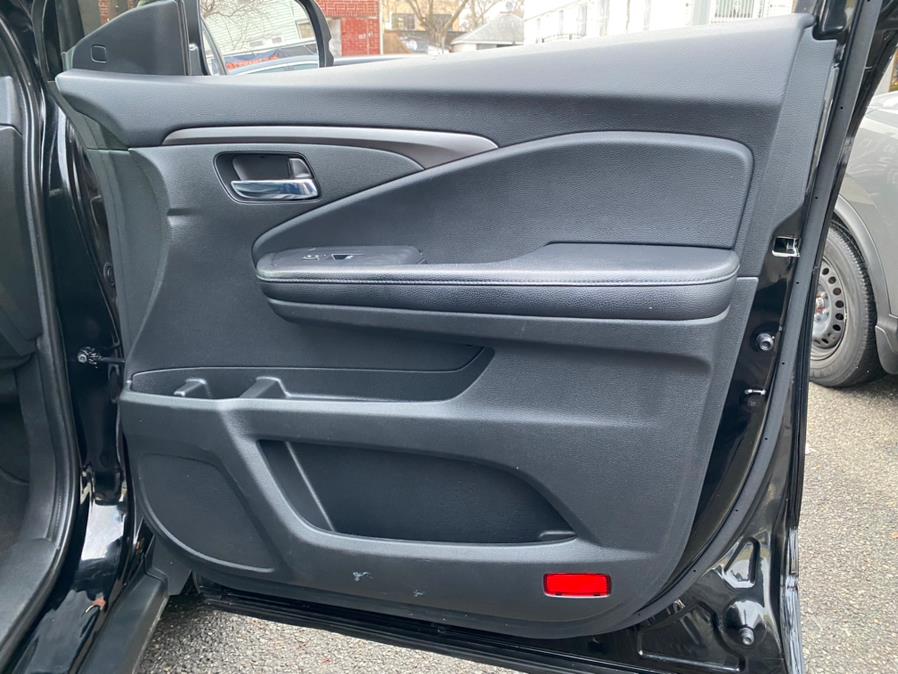 2019 Honda Pilot EX-L AWD, available for sale in Jamaica, New York | Sunrise Autoland. Jamaica, New York 2019 Honda Pilot EX-L AWD, available for sale in Jamaica, New York | Sunrise Autoland. Jamaica, New York