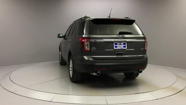 Used Ford Explorer 4WD 4dr XLT 2015 | J&M Automotive Sls&Svc LLC. Naugatuck, Connecticut Used Ford Explorer 4WD 4dr XLT 2015 | J&M Automotive Sls&Svc LLC. Naugatuck, Connecticut