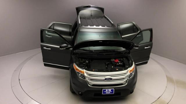Used Ford Explorer 4WD 4dr XLT 2015 | J&M Automotive Sls&Svc LLC. Naugatuck, Connecticut Used Ford Explorer 4WD 4dr XLT 2015 | J&M Automotive Sls&Svc LLC. Naugatuck, Connecticut