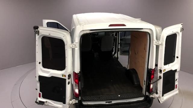 Used Ford Transit T-250 130 Med Rf 9000 GVWR Sliding 2015 | J&M Automotive Sls&Svc LLC. Naugatuck, Connecticut Used Ford Transit T-250 130 Med Rf 9000 GVWR Sliding 2015 | J&M Automotive Sls&Svc LLC. Naugatuck, Connecticut