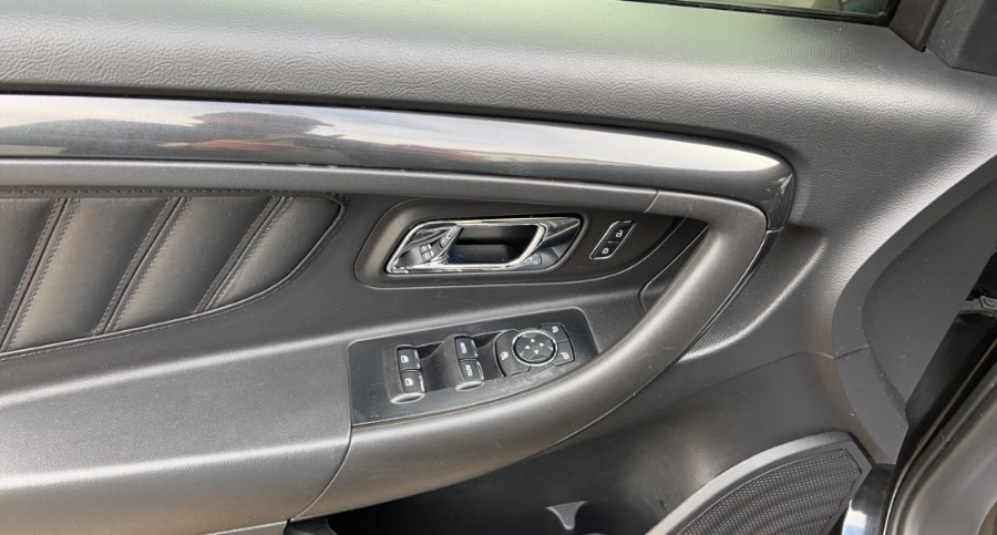 2015 Ford Taurus 4dr Sdn SHO AWD, available for sale in Waterbury, Connecticut | West End Automotive Center. Waterbury, Connecticut 2015 Ford Taurus 4dr Sdn SHO AWD, available for sale in Waterbury, Connecticut | West End Automotive Center. Waterbury, Connecticut