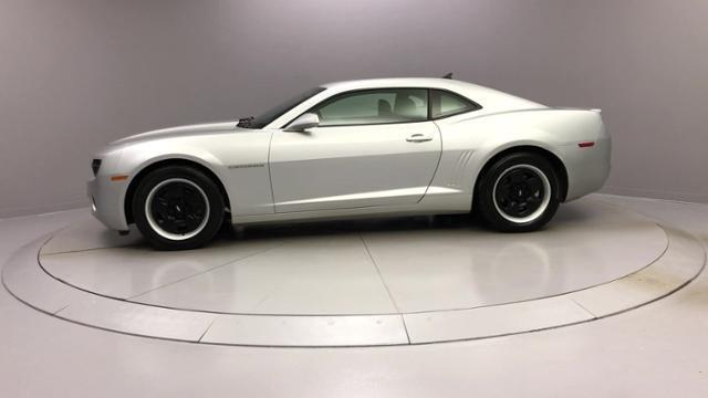 2013 Chevrolet Camaro 2dr Cpe LS w/2LS, available for sale in Naugatuck, Connecticut | J&M Automotive Sls&Svc LLC. Naugatuck, Connecticut 2013 Chevrolet Camaro 2dr Cpe LS w/2LS, available for sale in Naugatuck, Connecticut | J&M Automotive Sls&Svc LLC. Naugatuck, Connecticut