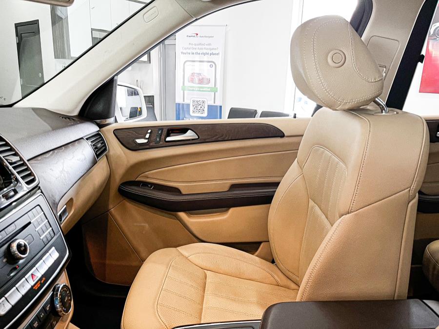 2019 Mercedes-Benz GLE GLE 400 4MATIC SUV, available for sale in Franklin Square, New York | Luxury Motor Club. Franklin Square, New York 2019 Mercedes-Benz GLE GLE 400 4MATIC SUV, available for sale in Franklin Square, New York | Luxury Motor Club. Franklin Square, New York