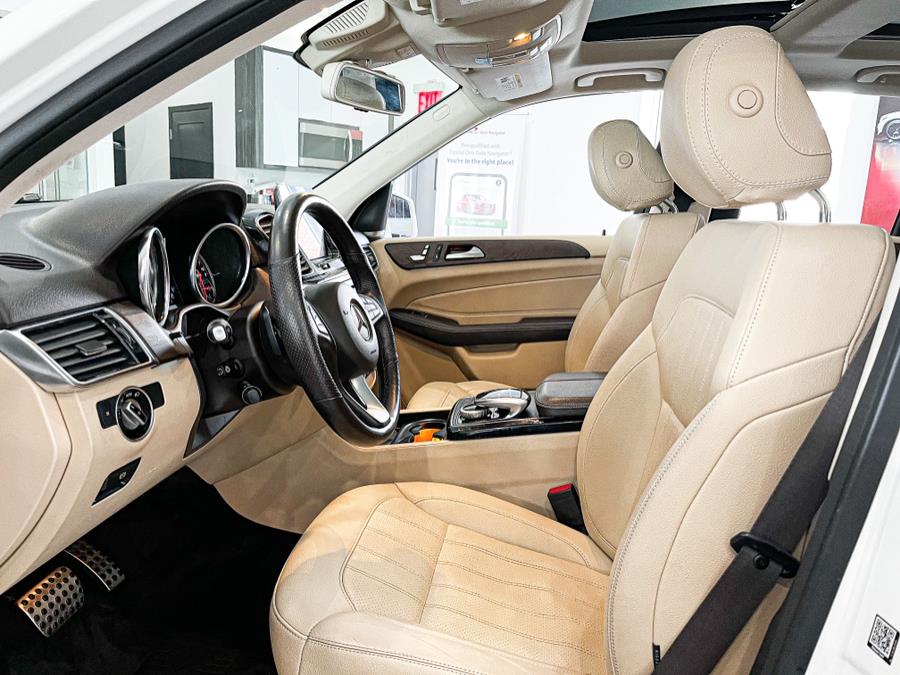 2019 Mercedes-Benz GLE GLE 400 4MATIC SUV, available for sale in Franklin Square, New York | Luxury Motor Club. Franklin Square, New York 2019 Mercedes-Benz GLE GLE 400 4MATIC SUV, available for sale in Franklin Square, New York | Luxury Motor Club. Franklin Square, New York