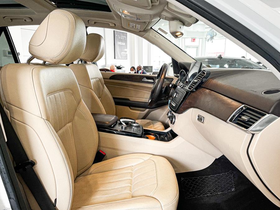 2019 Mercedes-Benz GLE GLE 400 4MATIC SUV, available for sale in Franklin Square, New York | Luxury Motor Club. Franklin Square, New York 2019 Mercedes-Benz GLE GLE 400 4MATIC SUV, available for sale in Franklin Square, New York | Luxury Motor Club. Franklin Square, New York