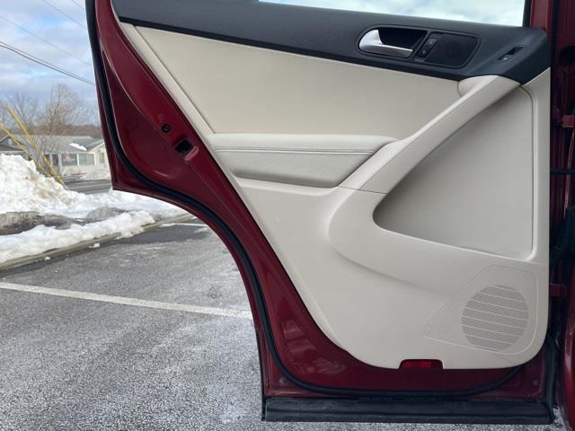 Used Volkswagen Tiguan SE 2016 | Blasius Federal Road. Brookfield, Connecticut Used Volkswagen Tiguan SE 2016 | Blasius Federal Road. Brookfield, Connecticut