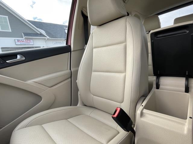 Used Volkswagen Tiguan SE 2016 | Blasius Federal Road. Brookfield, Connecticut Used Volkswagen Tiguan SE 2016 | Blasius Federal Road. Brookfield, Connecticut