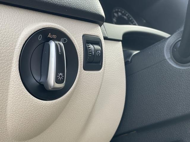 Used Volkswagen Tiguan SE 2016 | Blasius Federal Road. Brookfield, Connecticut Used Volkswagen Tiguan SE 2016 | Blasius Federal Road. Brookfield, Connecticut