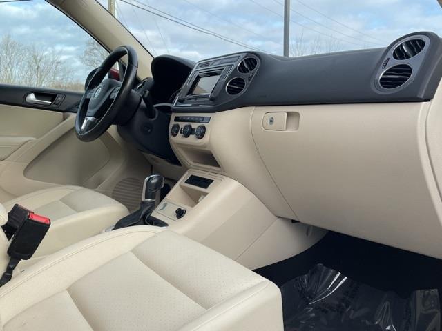 Used Volkswagen Tiguan SE 2016 | Blasius Federal Road. Brookfield, Connecticut Used Volkswagen Tiguan SE 2016 | Blasius Federal Road. Brookfield, Connecticut