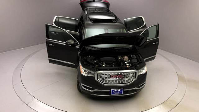 Used GMC Acadia AWD 4dr Denali 2017 | J&M Automotive Sls&Svc LLC. Naugatuck, Connecticut Used GMC Acadia AWD 4dr Denali 2017 | J&M Automotive Sls&Svc LLC. Naugatuck, Connecticut