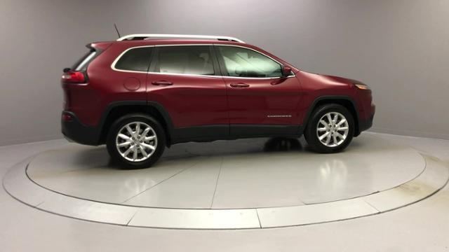 2016 Jeep Cherokee 4WD 4dr Limited, available for sale in Naugatuck, Connecticut | J&M Automotive Sls&Svc LLC. Naugatuck, Connecticut 2016 Jeep Cherokee 4WD 4dr Limited, available for sale in Naugatuck, Connecticut | J&M Automotive Sls&Svc LLC. Naugatuck, Connecticut