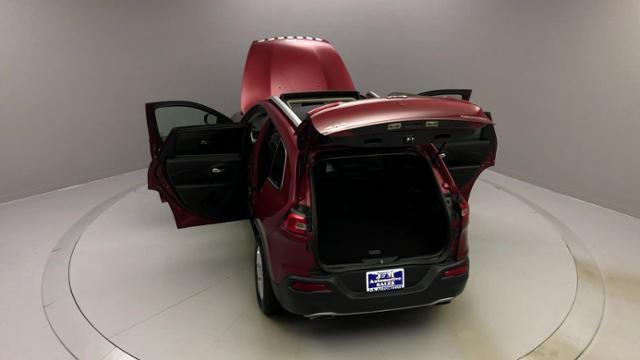 2016 Jeep Cherokee 4WD 4dr Limited, available for sale in Naugatuck, Connecticut | J&M Automotive Sls&Svc LLC. Naugatuck, Connecticut 2016 Jeep Cherokee 4WD 4dr Limited, available for sale in Naugatuck, Connecticut | J&M Automotive Sls&Svc LLC. Naugatuck, Connecticut
