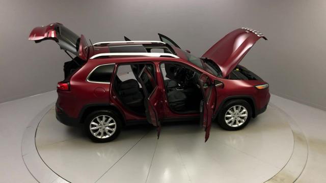 2016 Jeep Cherokee 4WD 4dr Limited, available for sale in Naugatuck, Connecticut | J&M Automotive Sls&Svc LLC. Naugatuck, Connecticut 2016 Jeep Cherokee 4WD 4dr Limited, available for sale in Naugatuck, Connecticut | J&M Automotive Sls&Svc LLC. Naugatuck, Connecticut