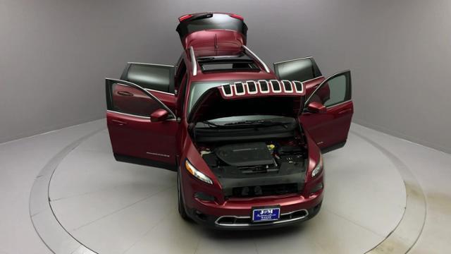 2016 Jeep Cherokee 4WD 4dr Limited, available for sale in Naugatuck, Connecticut | J&M Automotive Sls&Svc LLC. Naugatuck, Connecticut 2016 Jeep Cherokee 4WD 4dr Limited, available for sale in Naugatuck, Connecticut | J&M Automotive Sls&Svc LLC. Naugatuck, Connecticut