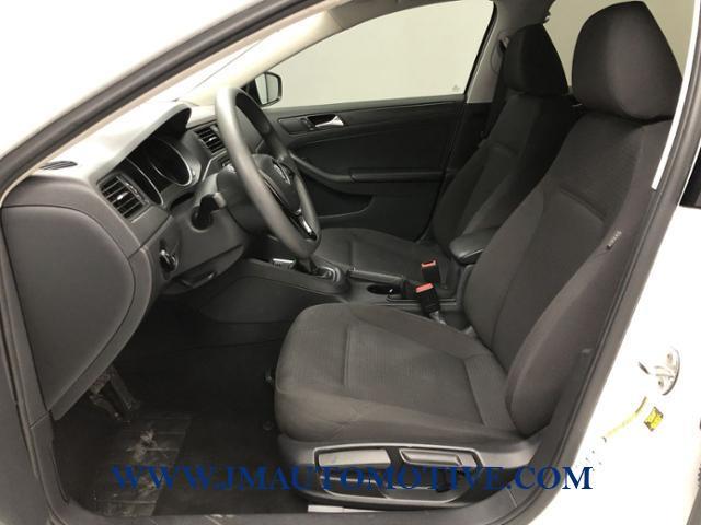 2016 Volkswagen Jetta 4dr Auto 1.4T S, available for sale in Naugatuck, Connecticut | J&M Automotive Sls&Svc LLC. Naugatuck, Connecticut 2016 Volkswagen Jetta 4dr Auto 1.4T S, available for sale in Naugatuck, Connecticut | J&M Automotive Sls&Svc LLC. Naugatuck, Connecticut