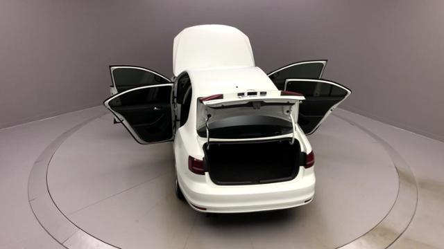 2016 Volkswagen Jetta 4dr Auto 1.4T S, available for sale in Naugatuck, Connecticut | J&M Automotive Sls&Svc LLC. Naugatuck, Connecticut 2016 Volkswagen Jetta 4dr Auto 1.4T S, available for sale in Naugatuck, Connecticut | J&M Automotive Sls&Svc LLC. Naugatuck, Connecticut