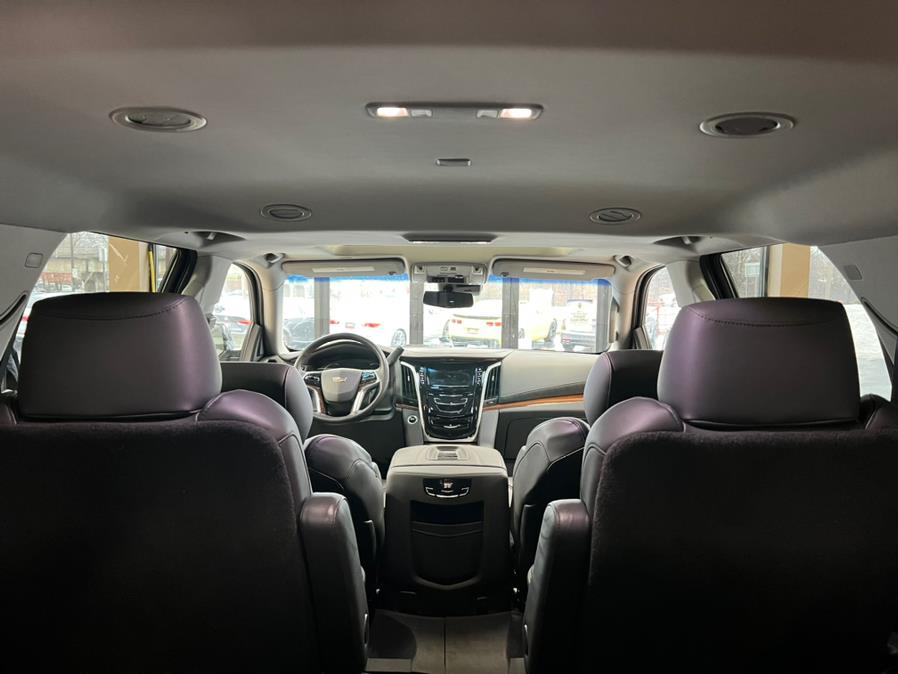 2020 Cadillac Escalade 4WD 4dr Luxury, available for sale in Massapequa Park, New York | Power Motors East. Massapequa Park, New York 2020 Cadillac Escalade 4WD 4dr Luxury, available for sale in Massapequa Park, New York | Power Motors East. Massapequa Park, New York