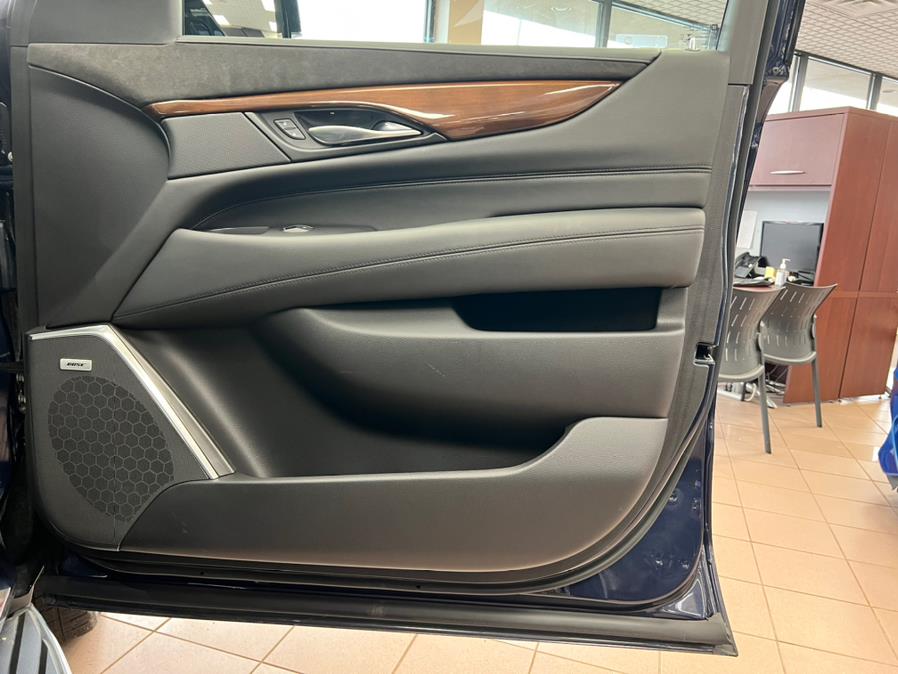 2020 Cadillac Escalade 4WD 4dr Luxury, available for sale in Massapequa Park, New York | Power Motors East. Massapequa Park, New York 2020 Cadillac Escalade 4WD 4dr Luxury, available for sale in Massapequa Park, New York | Power Motors East. Massapequa Park, New York
