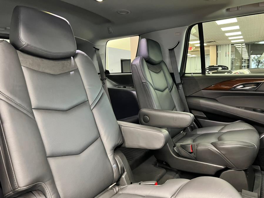 2020 Cadillac Escalade 4WD 4dr Luxury, available for sale in Massapequa Park, New York | Power Motors East. Massapequa Park, New York 2020 Cadillac Escalade 4WD 4dr Luxury, available for sale in Massapequa Park, New York | Power Motors East. Massapequa Park, New York