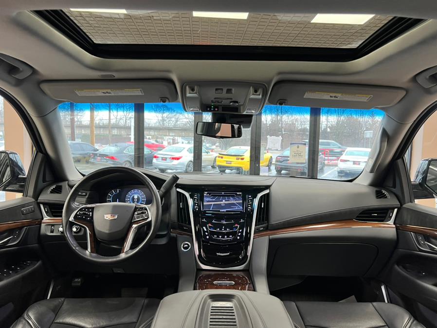 2020 Cadillac Escalade 4WD 4dr Luxury, available for sale in Massapequa Park, New York | Power Motors East. Massapequa Park, New York 2020 Cadillac Escalade 4WD 4dr Luxury, available for sale in Massapequa Park, New York | Power Motors East. Massapequa Park, New York