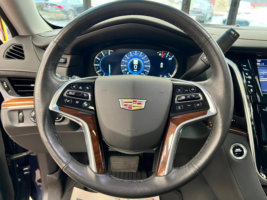 2020 Cadillac Escalade 4WD 4dr Luxury, available for sale in Massapequa Park, New York | Power Motors East. Massapequa Park, New York 2020 Cadillac Escalade 4WD 4dr Luxury, available for sale in Massapequa Park, New York | Power Motors East. Massapequa Park, New York