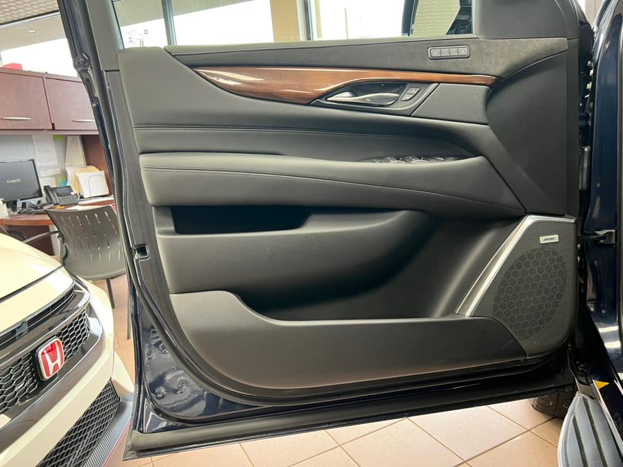 2020 Cadillac Escalade 4WD 4dr Luxury, available for sale in Massapequa Park, New York | Power Motors East. Massapequa Park, New York 2020 Cadillac Escalade 4WD 4dr Luxury, available for sale in Massapequa Park, New York | Power Motors East. Massapequa Park, New York