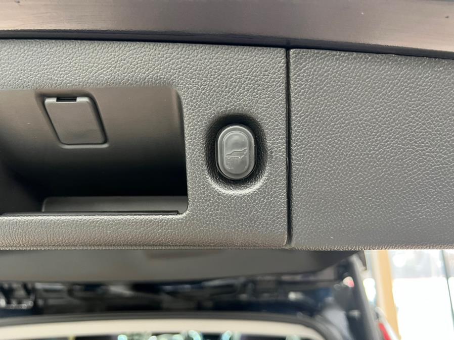 2020 Cadillac Escalade 4WD 4dr Luxury, available for sale in Massapequa Park, New York | Power Motors East. Massapequa Park, New York 2020 Cadillac Escalade 4WD 4dr Luxury, available for sale in Massapequa Park, New York | Power Motors East. Massapequa Park, New York