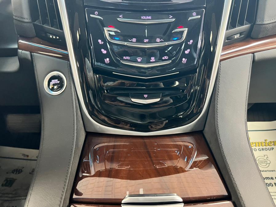 2020 Cadillac Escalade 4WD 4dr Luxury, available for sale in Massapequa Park, New York | Power Motors East. Massapequa Park, New York 2020 Cadillac Escalade 4WD 4dr Luxury, available for sale in Massapequa Park, New York | Power Motors East. Massapequa Park, New York