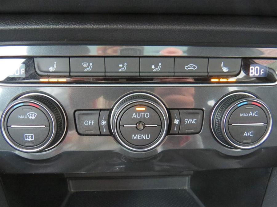 Used Volkswagen Tiguan 2.0T SEL R Line 4Motion AWD 4dr SUV 2019 | Lake City Exports Inc. Auburn, Maine Used Volkswagen Tiguan 2.0T SEL R Line 4Motion AWD 4dr SUV 2019 | Lake City Exports Inc. Auburn, Maine