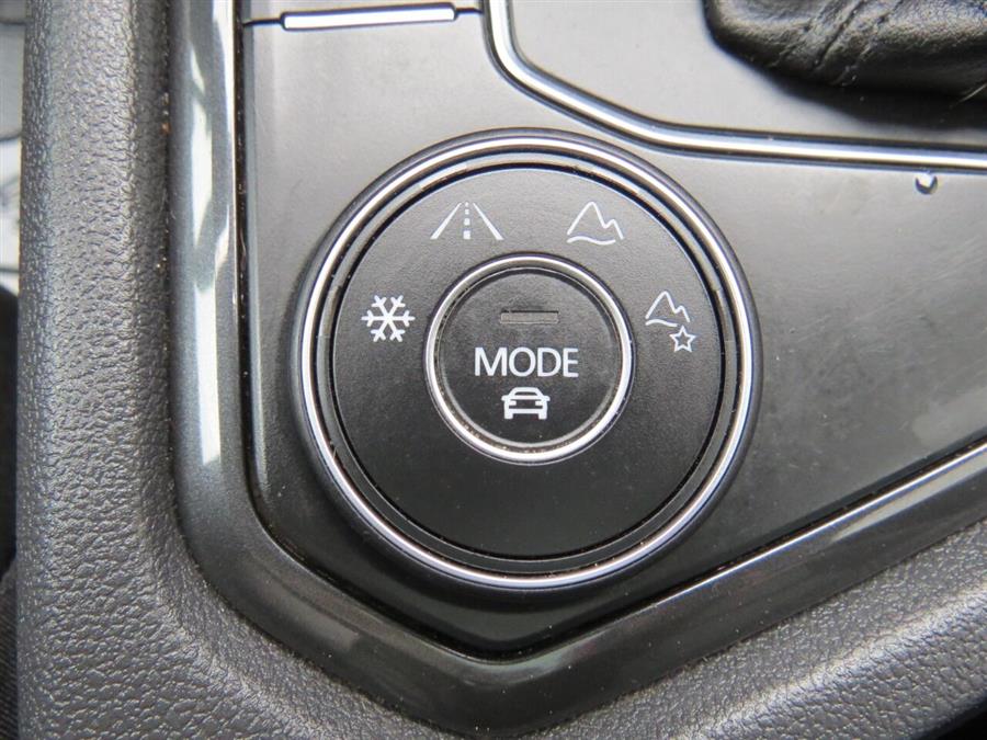 Used Volkswagen Tiguan 2.0T SEL R Line 4Motion AWD 4dr SUV 2019 | Lake City Exports Inc. Auburn, Maine Used Volkswagen Tiguan 2.0T SEL R Line 4Motion AWD 4dr SUV 2019 | Lake City Exports Inc. Auburn, Maine