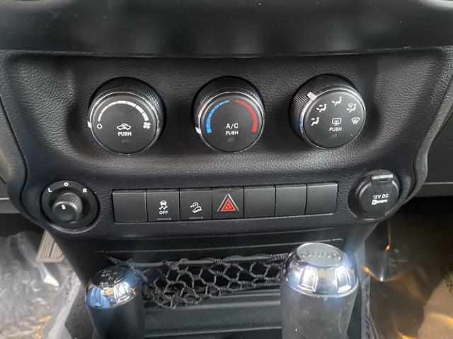 Used Jeep Wrangler Unlimited 4WD 4dr Freedom Edition *Ltd Avail* 2015 | Long Island Car Loan. Babylon, New York Used Jeep Wrangler Unlimited 4WD 4dr Freedom Edition *Ltd Avail* 2015 | Long Island Car Loan. Babylon, New York