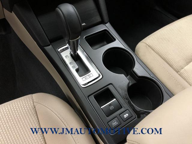 Used Subaru Outback 2.5i 2017 | J&M Automotive Sls&Svc LLC. Naugatuck, Connecticut Used Subaru Outback 2.5i 2017 | J&M Automotive Sls&Svc LLC. Naugatuck, Connecticut