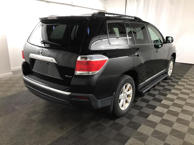 2013 Toyota Highlander 4WD 4dr V6 Plus (Natl), available for sale in Brooklyn, New York | Atlantic Used Car Sales. Brooklyn, New York 2013 Toyota Highlander 4WD 4dr V6 Plus (Natl), available for sale in Brooklyn, New York | Atlantic Used Car Sales. Brooklyn, New York