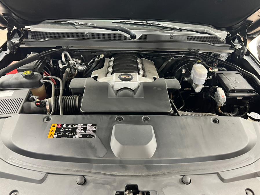 2020 Cadillac Escalade ESV 4WD 4dr Luxury, available for sale in Massapequa Park, New York | Power Motors East. Massapequa Park, New York 2020 Cadillac Escalade ESV 4WD 4dr Luxury, available for sale in Massapequa Park, New York | Power Motors East. Massapequa Park, New York