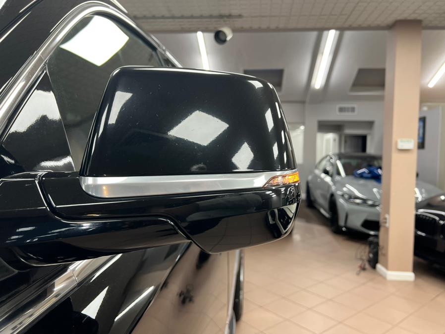 2020 Cadillac Escalade ESV 4WD 4dr Luxury, available for sale in Massapequa Park, New York | Power Motors East. Massapequa Park, New York 2020 Cadillac Escalade ESV 4WD 4dr Luxury, available for sale in Massapequa Park, New York | Power Motors East. Massapequa Park, New York
