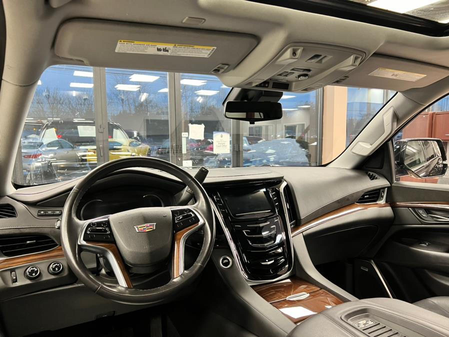 2020 Cadillac Escalade ESV 4WD 4dr Luxury, available for sale in Massapequa Park, New York | Power Motors East. Massapequa Park, New York 2020 Cadillac Escalade ESV 4WD 4dr Luxury, available for sale in Massapequa Park, New York | Power Motors East. Massapequa Park, New York