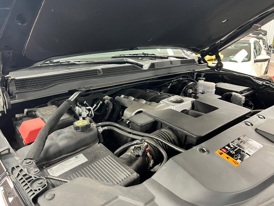 2020 Cadillac Escalade ESV 4WD 4dr Luxury, available for sale in Massapequa Park, New York | Power Motors East. Massapequa Park, New York 2020 Cadillac Escalade ESV 4WD 4dr Luxury, available for sale in Massapequa Park, New York | Power Motors East. Massapequa Park, New York