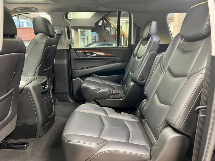 2020 Cadillac Escalade ESV 4WD 4dr Luxury, available for sale in Massapequa Park, New York | Power Motors East. Massapequa Park, New York 2020 Cadillac Escalade ESV 4WD 4dr Luxury, available for sale in Massapequa Park, New York | Power Motors East. Massapequa Park, New York