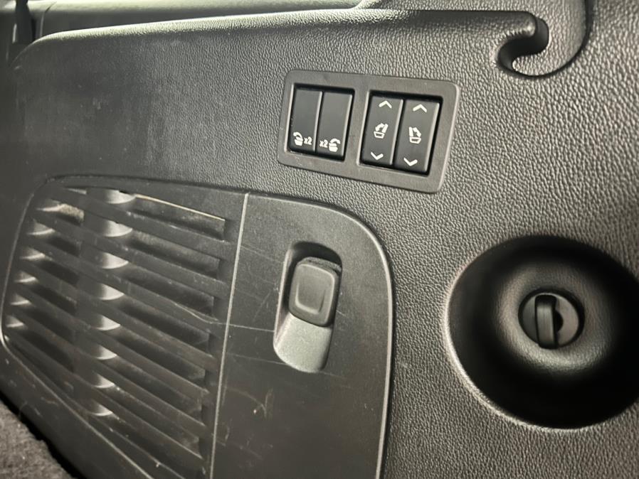 2020 Cadillac Escalade ESV 4WD 4dr Luxury, available for sale in Massapequa Park, New York | Power Motors East. Massapequa Park, New York 2020 Cadillac Escalade ESV 4WD 4dr Luxury, available for sale in Massapequa Park, New York | Power Motors East. Massapequa Park, New York
