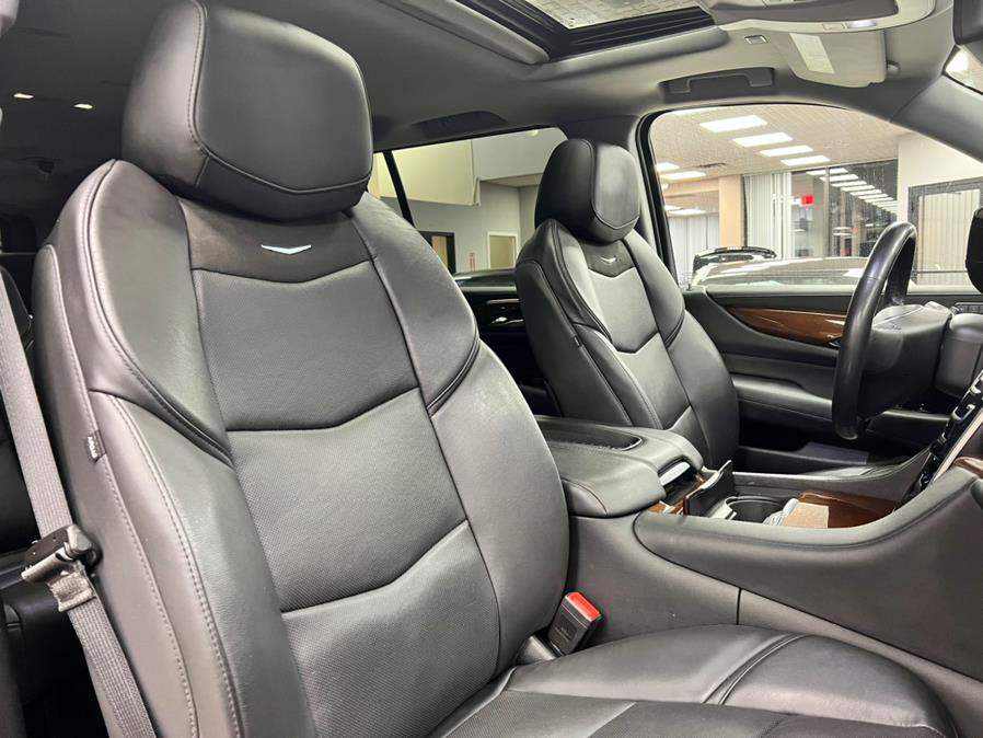 2020 Cadillac Escalade ESV 4WD 4dr Luxury, available for sale in Massapequa Park, New York | Power Motors East. Massapequa Park, New York 2020 Cadillac Escalade ESV 4WD 4dr Luxury, available for sale in Massapequa Park, New York | Power Motors East. Massapequa Park, New York