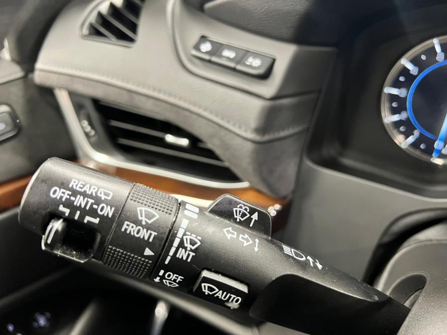 2020 Cadillac Escalade ESV 4WD 4dr Luxury, available for sale in Massapequa Park, New York | Power Motors East. Massapequa Park, New York 2020 Cadillac Escalade ESV 4WD 4dr Luxury, available for sale in Massapequa Park, New York | Power Motors East. Massapequa Park, New York